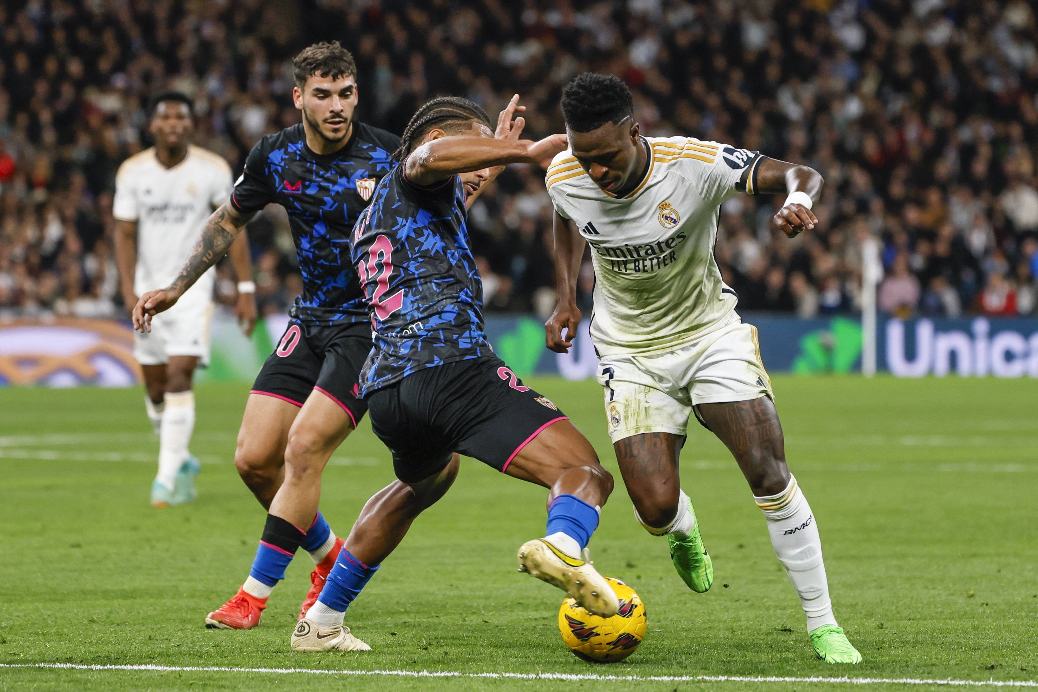 包含塞尔维亚队备战比赛，力争夺得胜利的词条