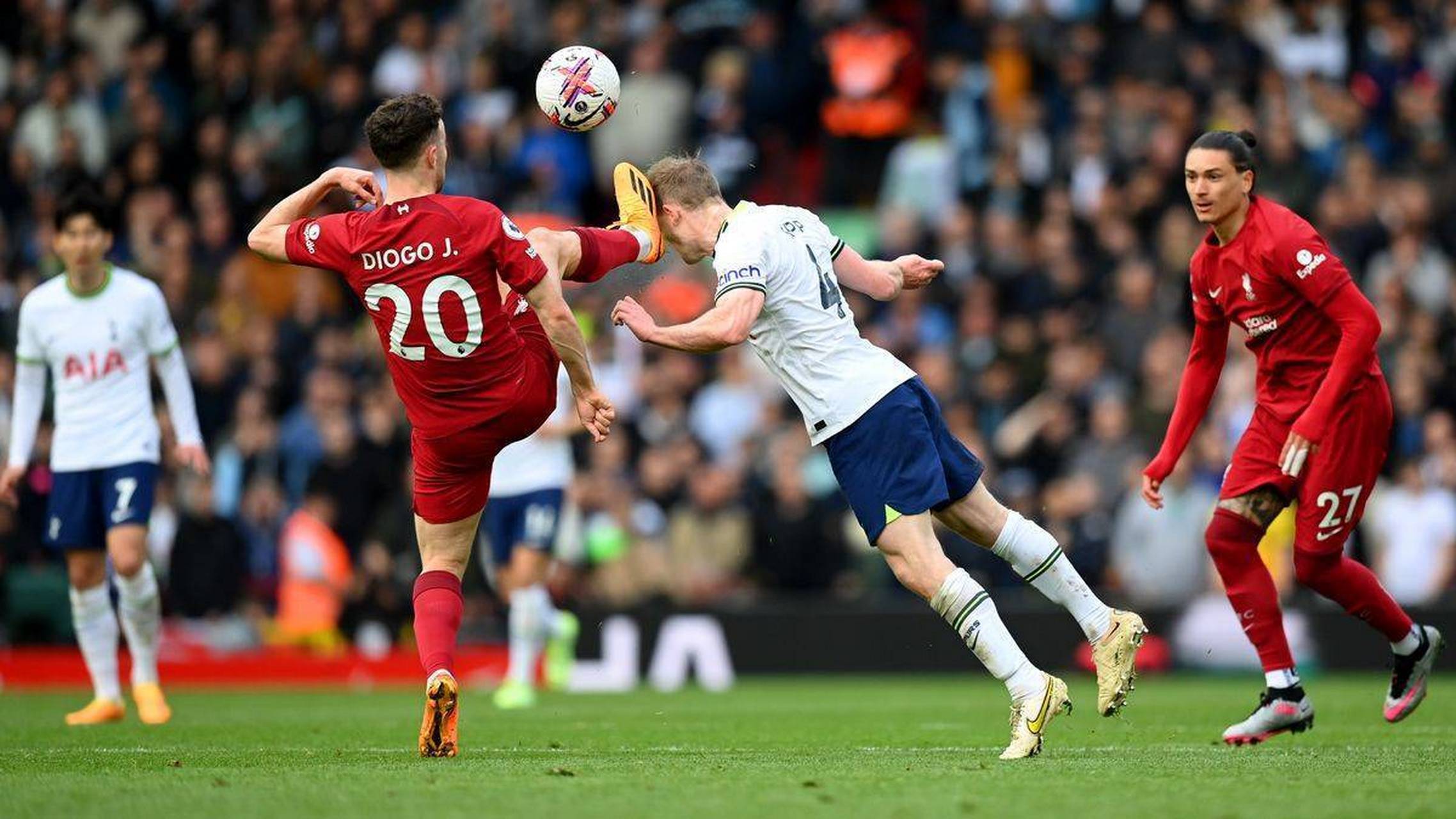 热刺客场逆转，球队体现出强大逆袭能力的简单介绍