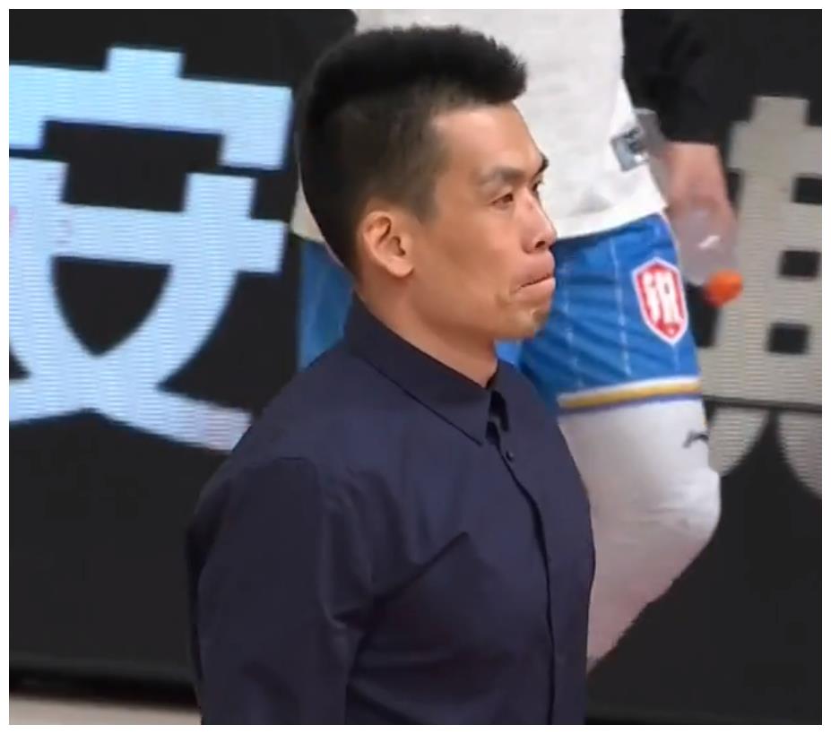 球队状态起起伏伏，主帅急需系统调整的简单介绍