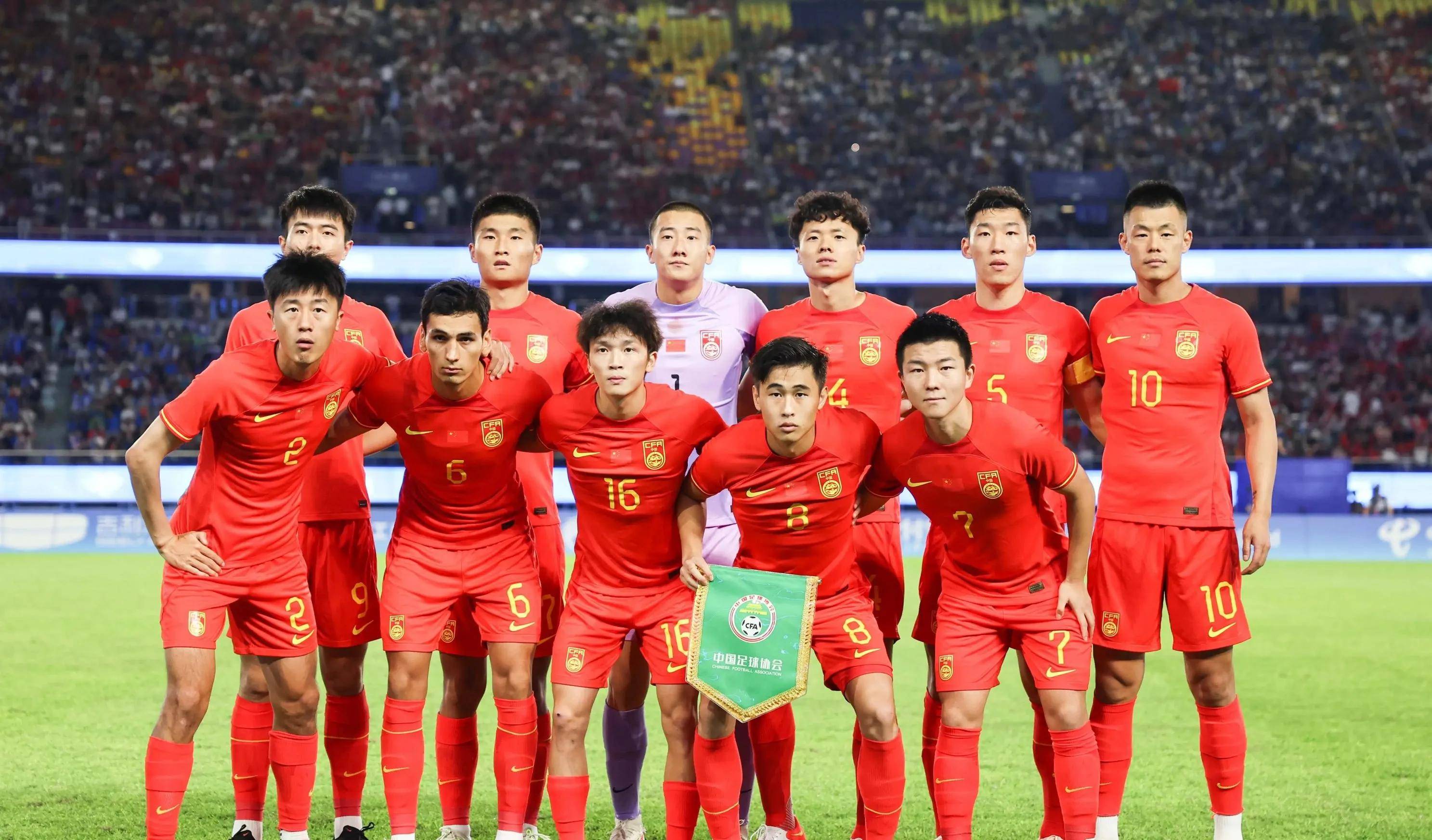 国内足球联赛激情澎湃,球队竞争激烈的简单介绍 国内足球联赛激情澎湃,球队竞争激烈的简单介绍