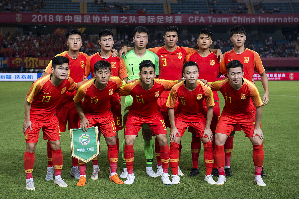 中国足球赛场精彩不断，球队实力逐渐显现