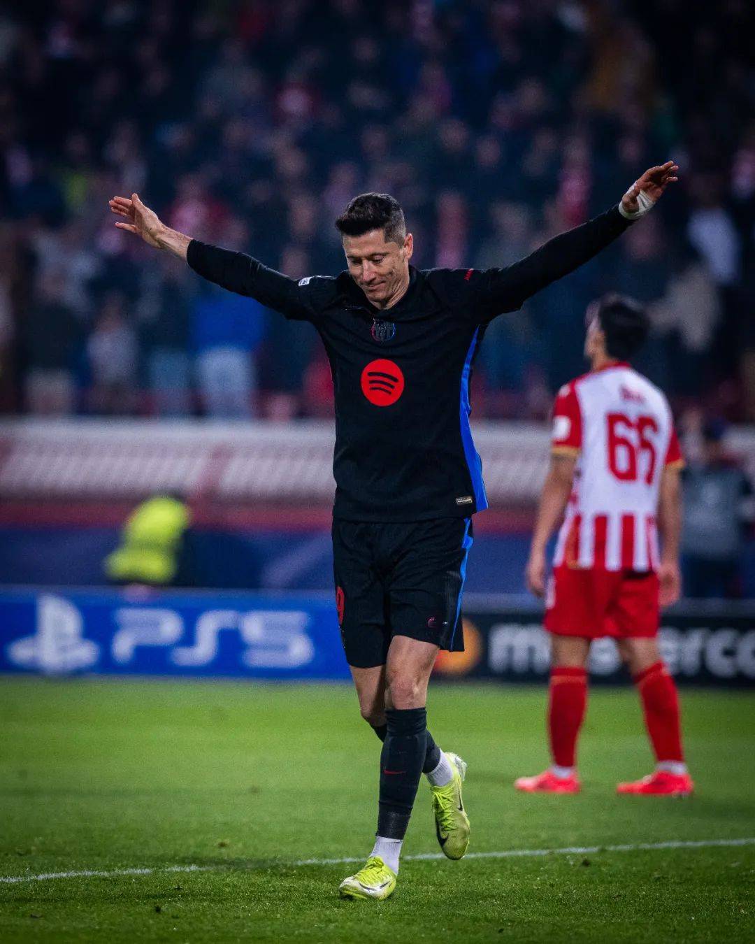 开云体育登录-巴萨逆转胜利，展现强大实力