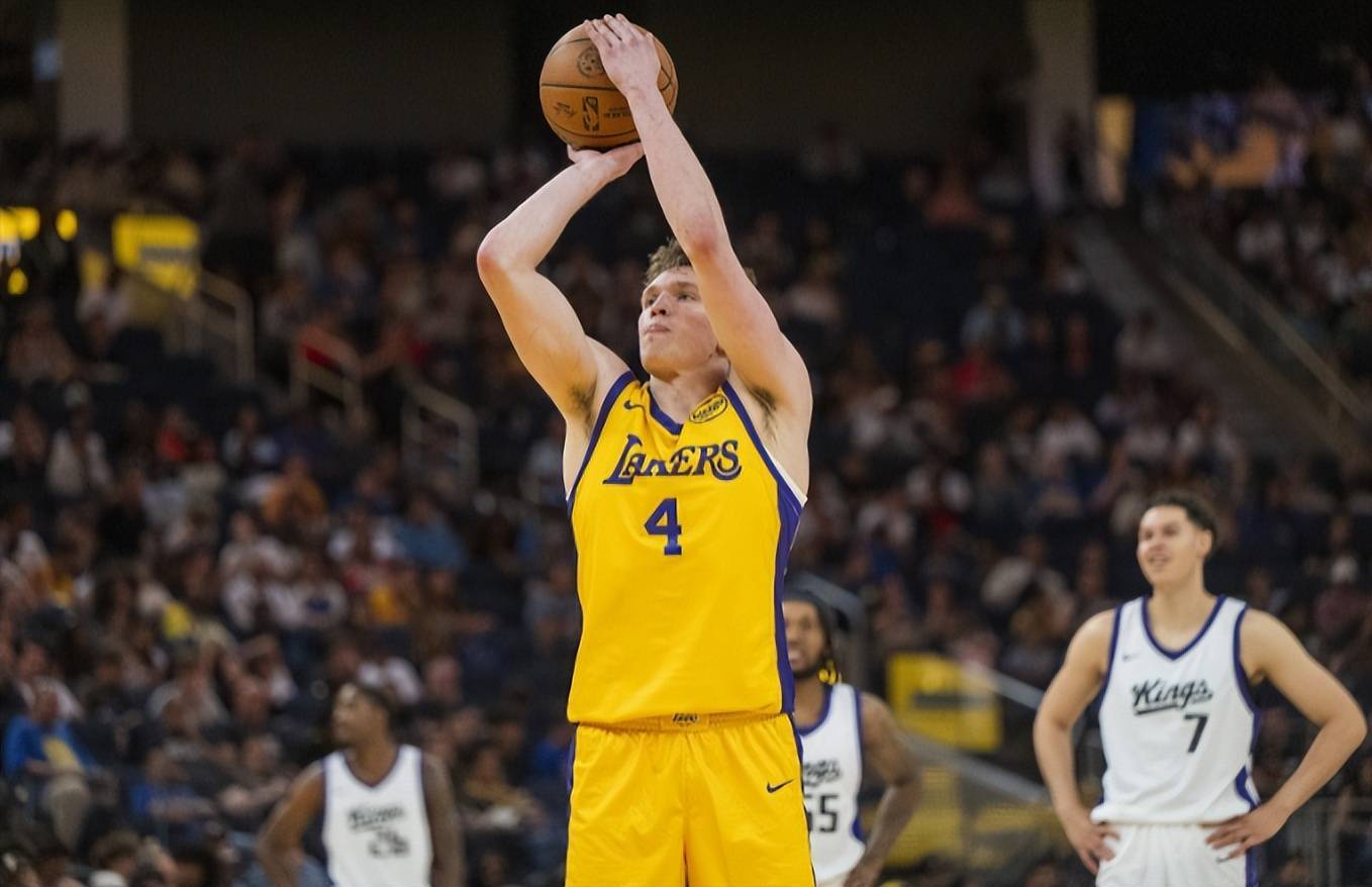 黄蜂队交易市场活跃,裁员存延续重建的简单介绍 黄蜂队交易市场活跃,裁员存延续重建的简单介绍