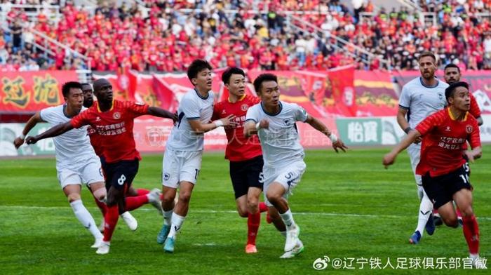 大连队在比赛中屡创奇迹，晋级到下一轮