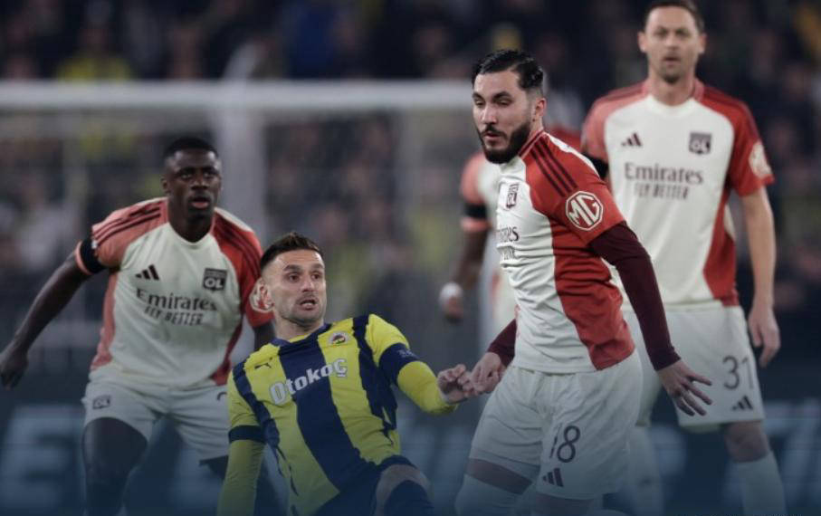 里昂队在最近的比赛中表现出色