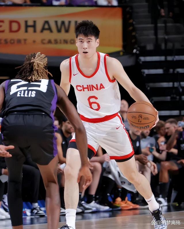 内线强硬防守,敌手进攻难以得分陷入被动的简单介绍 内线强硬防守,敌手进攻难以得分陷入被动的简单介绍