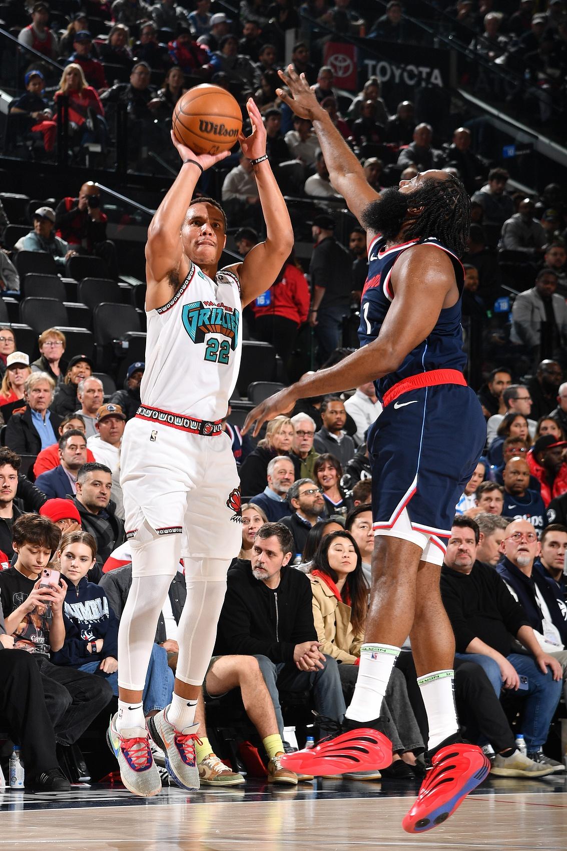 开云体育登录-艰难惊险取胜，活塞队压制灰熊取胜