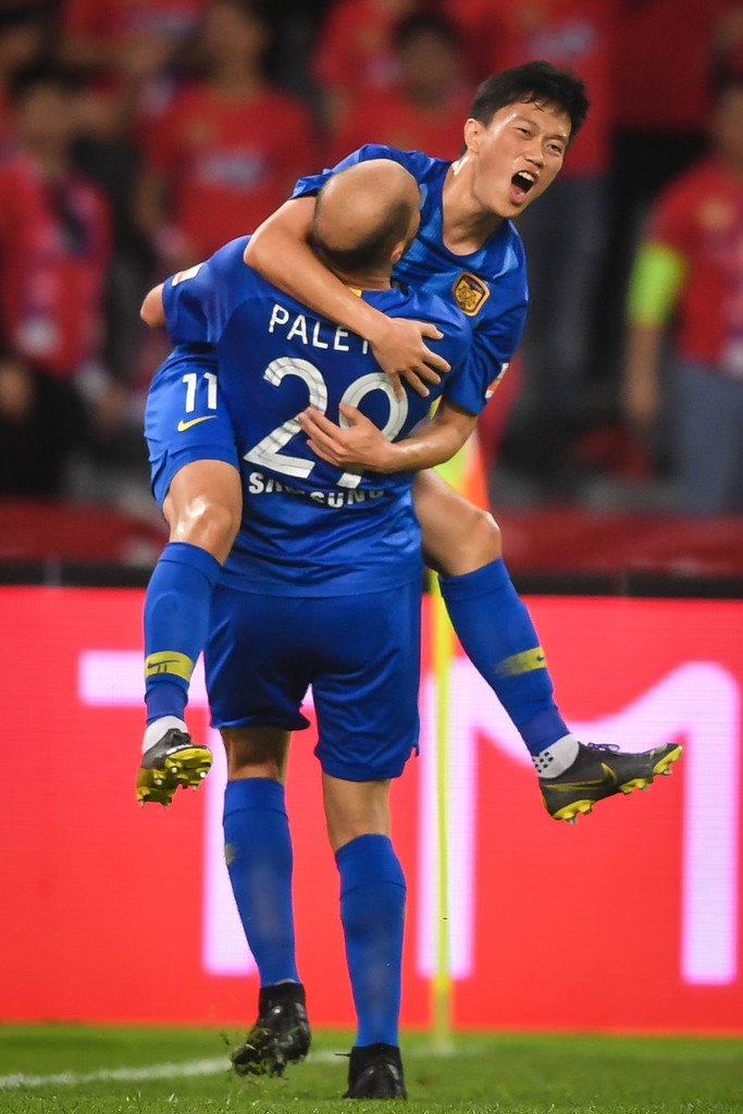 包含苏宁连续击败对手，逼近前四的词条