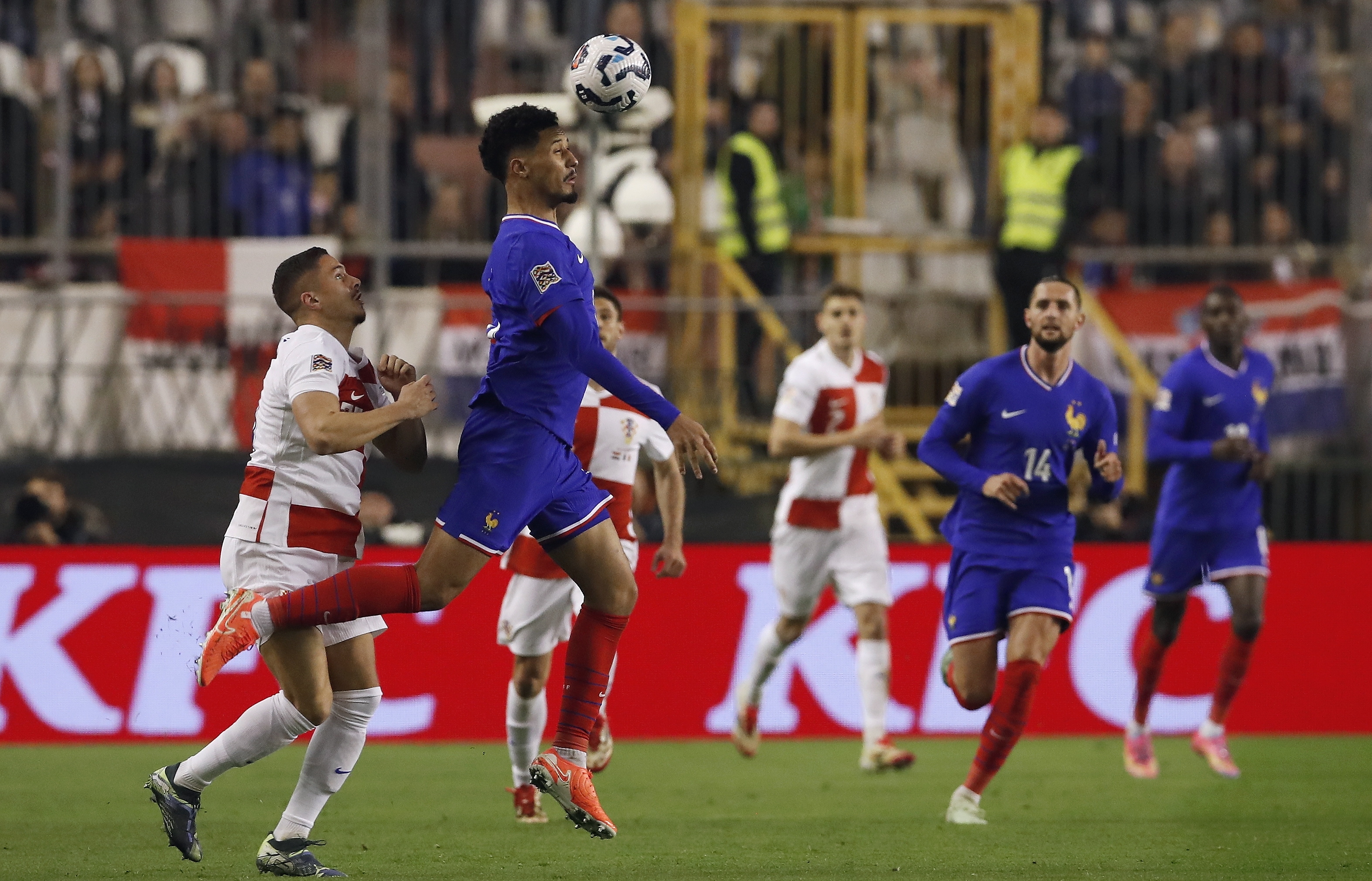 关于荷兰战胜克罗地亚，晋级希望大增的信息