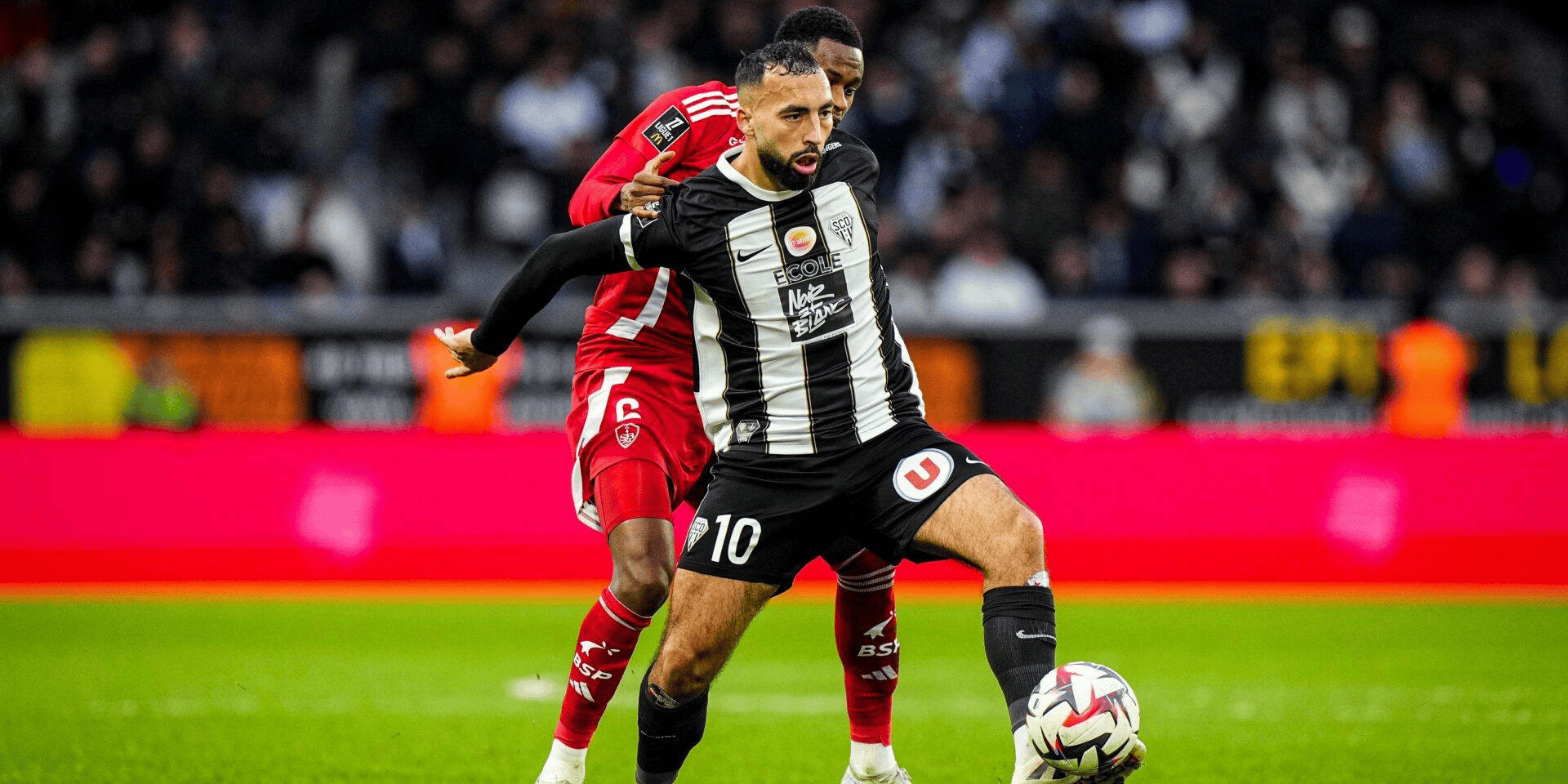 包含里昂俱乐部在场上打出精彩比赛的词条 包含里昂俱乐部在场上打出精彩比赛的词条