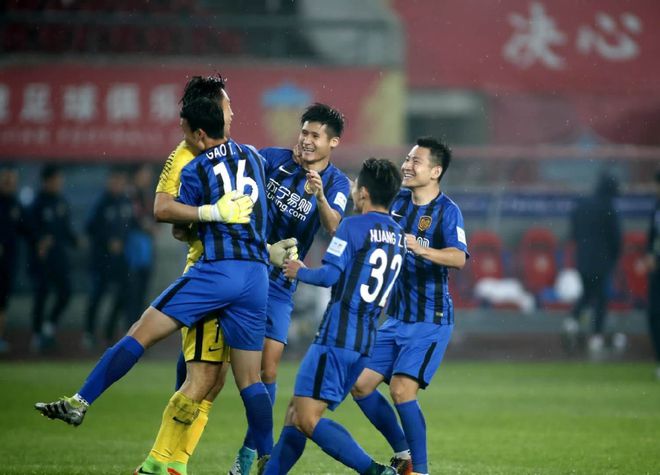 大连一方挑战广州富力，决心取得关键胜利