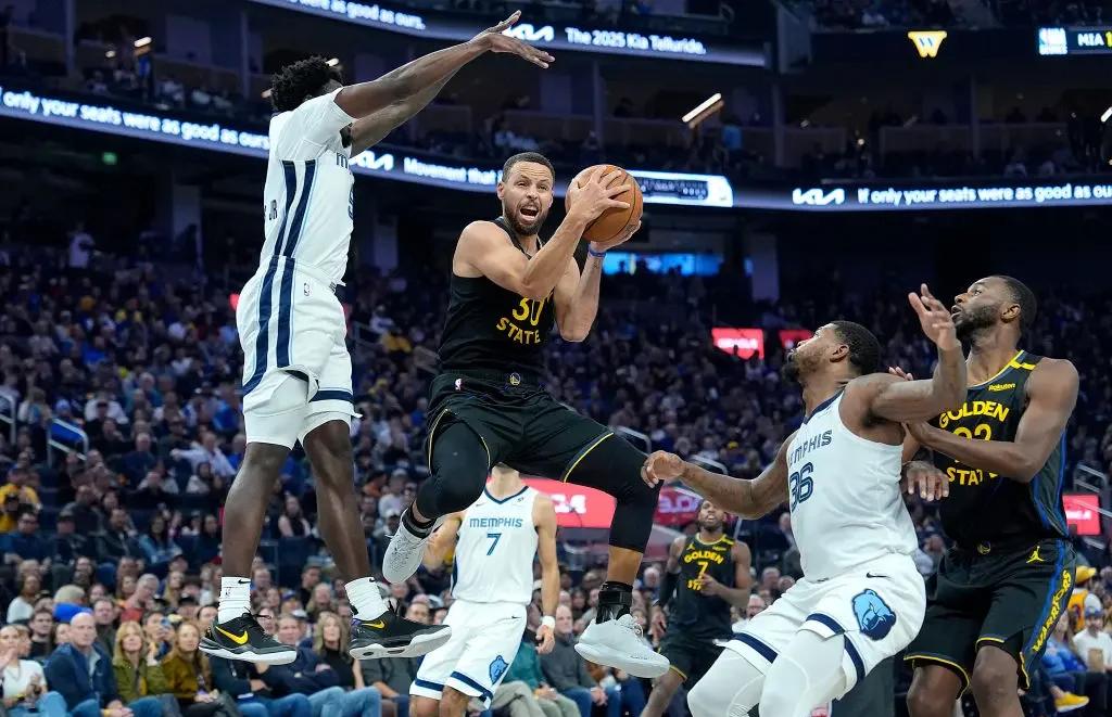 灰熊在客场力克对手,展现冷静与坚韧 灰熊在客场力克对手,展现冷静与坚韧