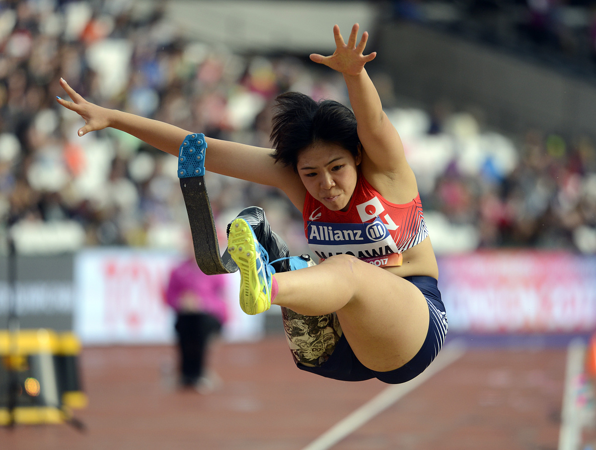 包含战绩辉煌：女队选手勇往直前的词条
