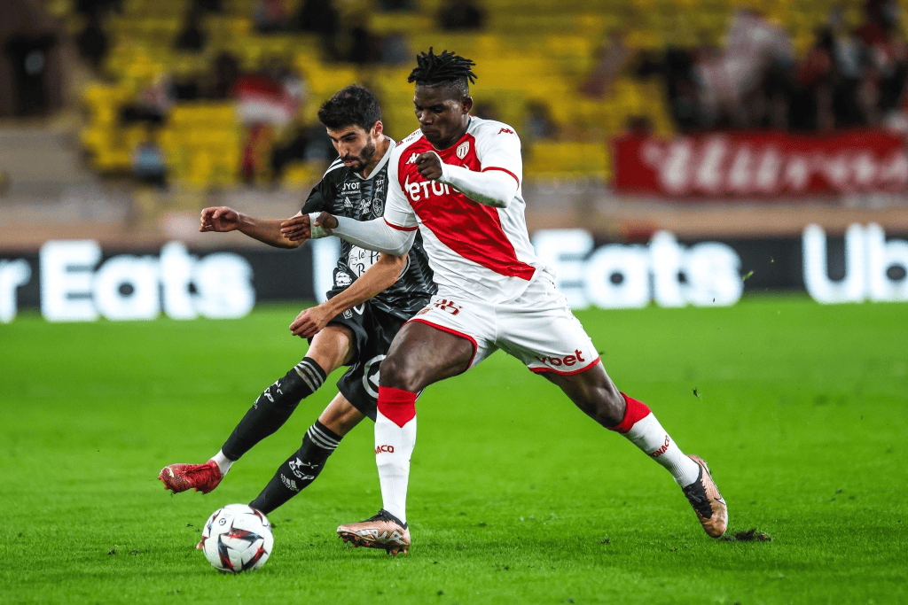 摩纳哥主场告负,保级形势不妙 摩纳哥主场告负,保级形势不妙