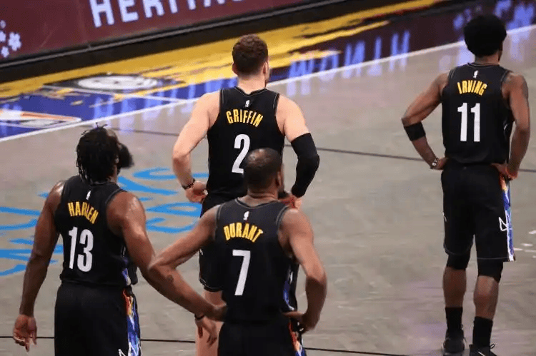 开云下载-勇士替补爆发，帮助球队逆转胜利的简单介绍