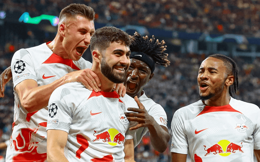 沃尔夫斯堡与莱比锡红牛战成激动局面 沃尔夫斯堡与莱比锡红牛战成激动局面