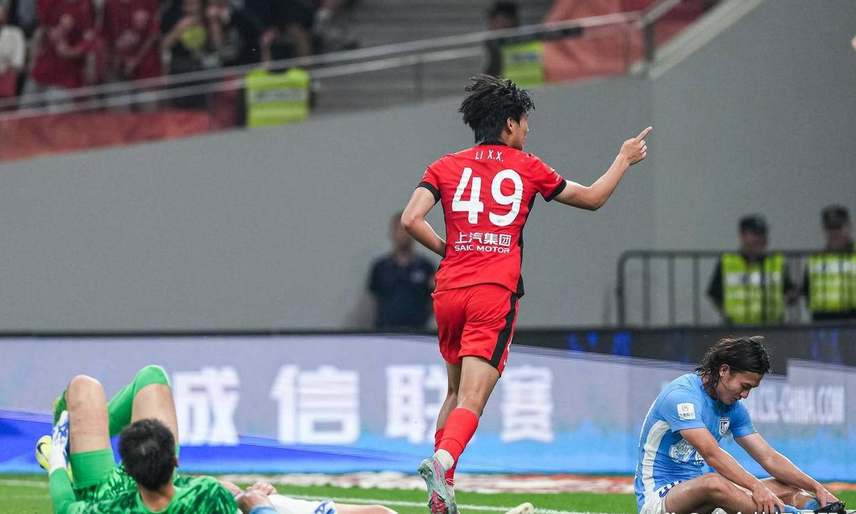 开云体育官方网站-抢眼表现！球员技艺高超获观众喝彩的简单介绍