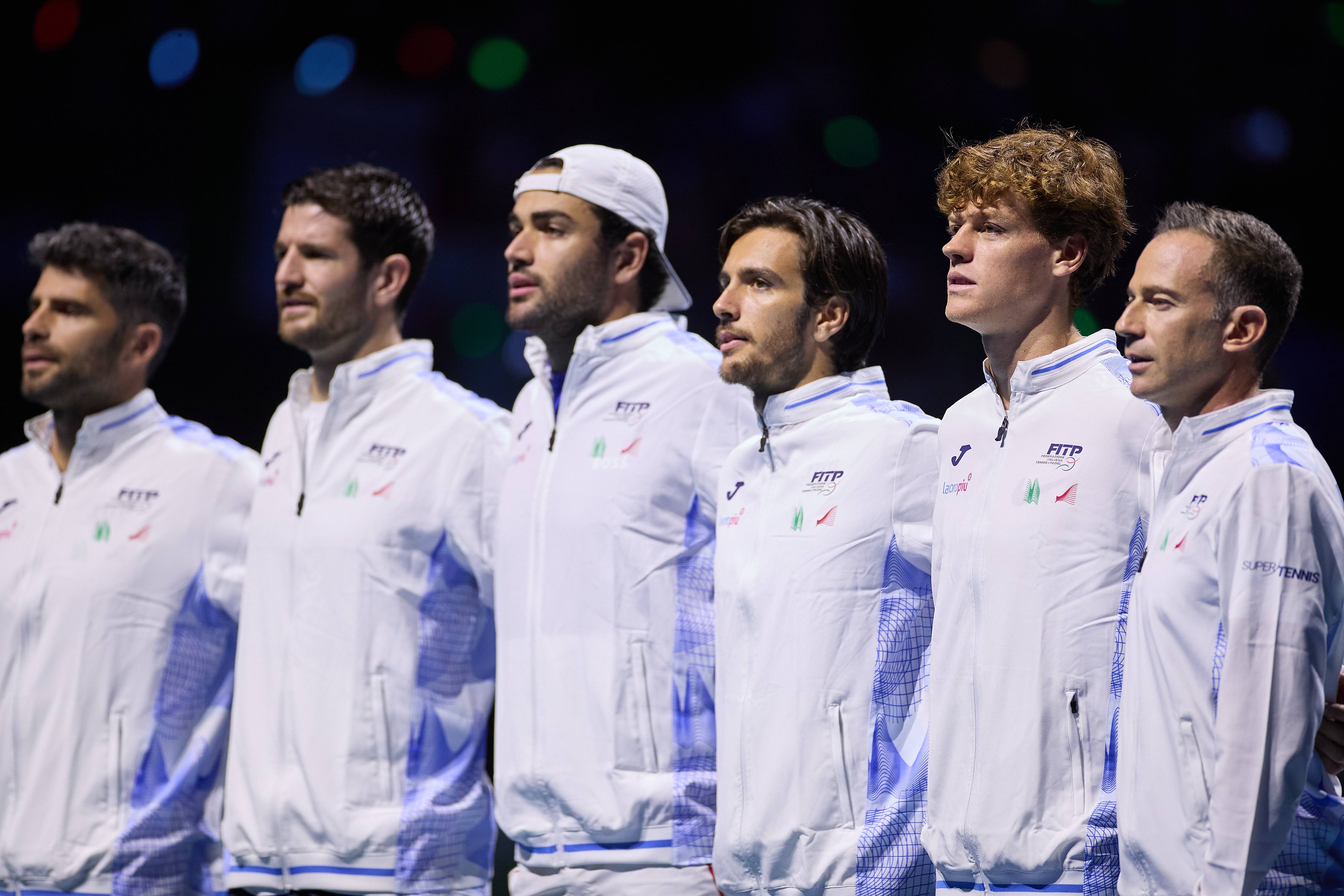 开云体育在线-意大利自行车选手斩获团体比赛冠军，团结力量