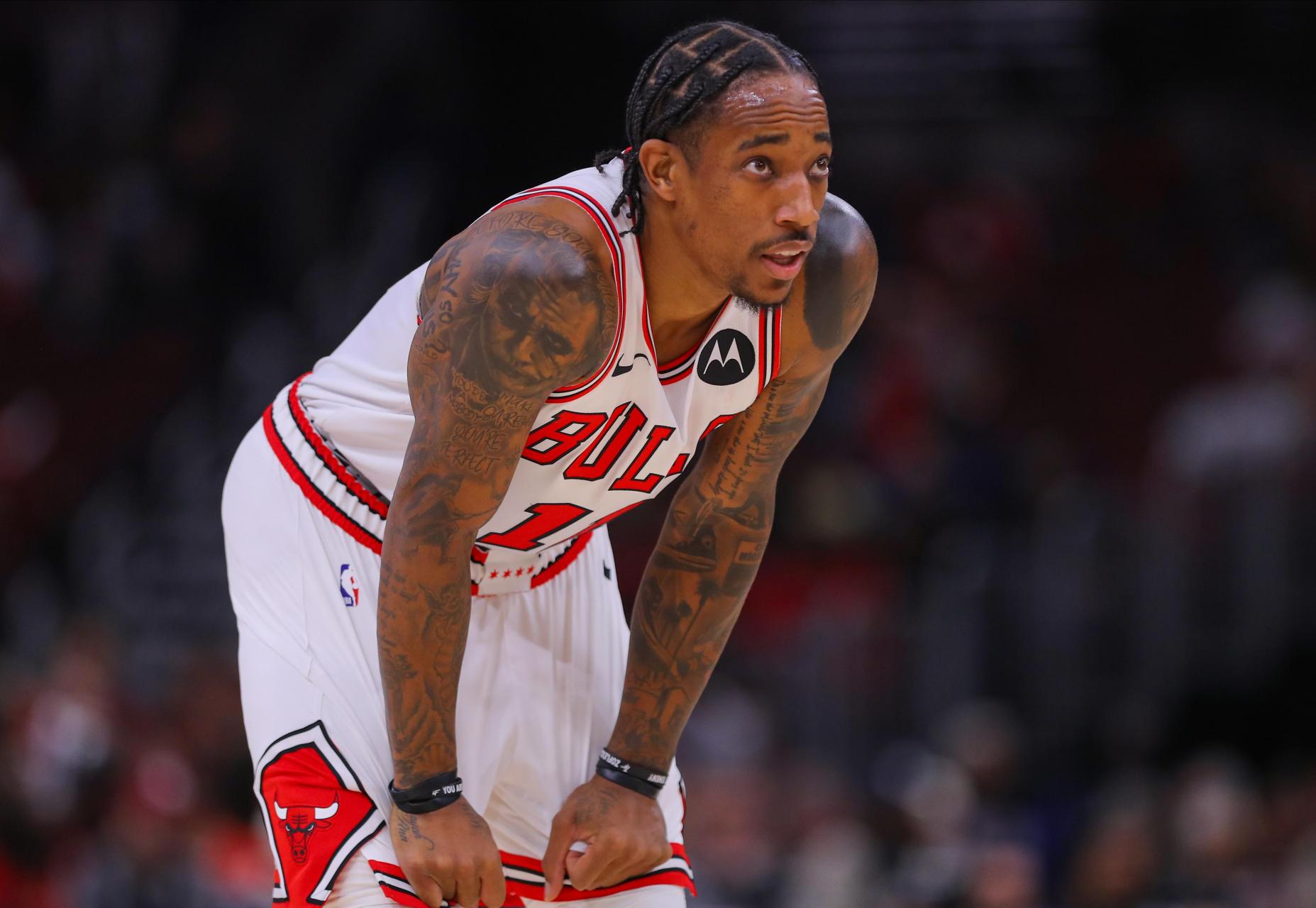 开云体育登录-马刺主场取得胜利，德罗赞领军独揽分轻松击败对手