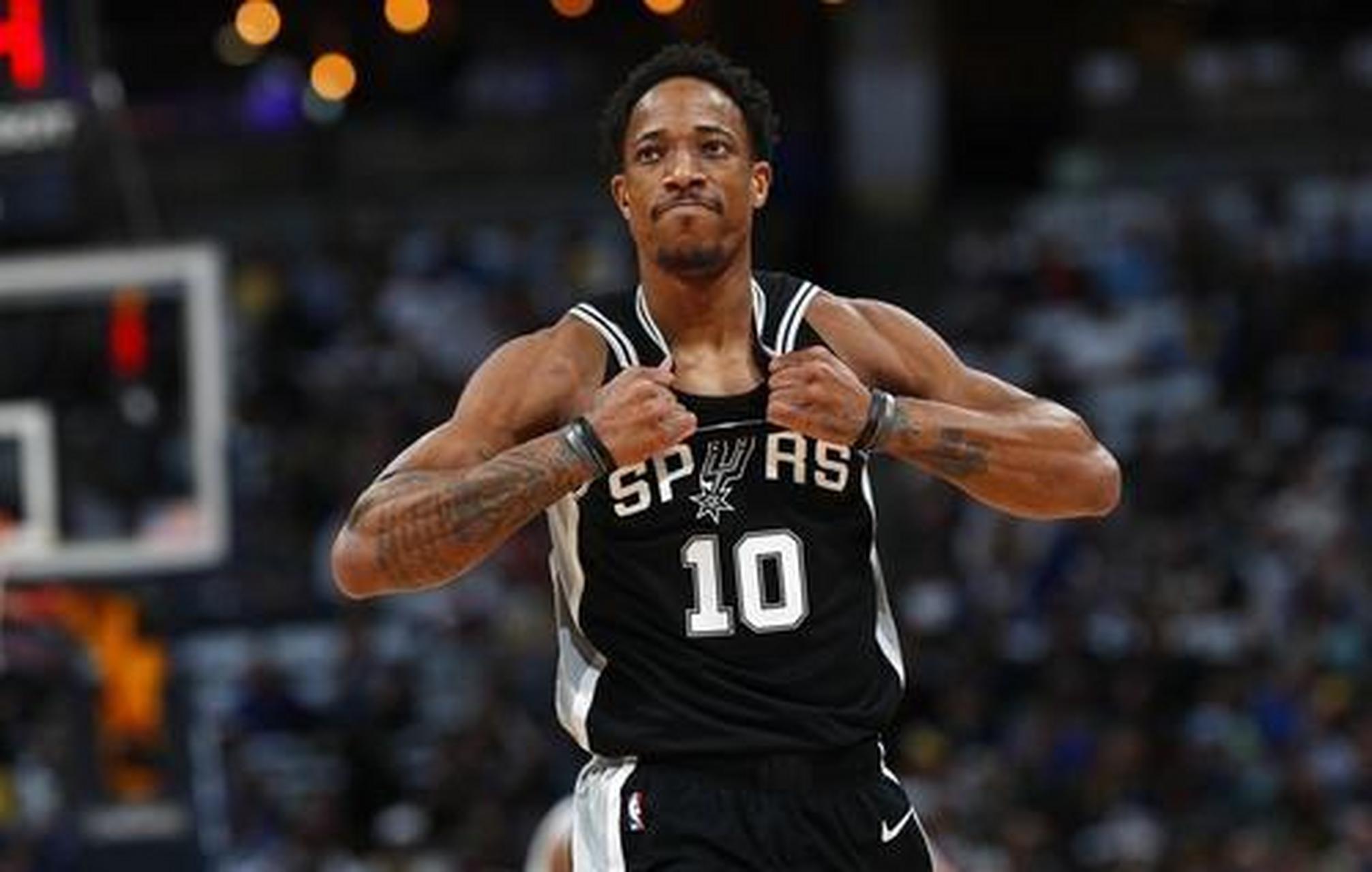 马刺主场取得胜利，德罗赞领军独揽分轻松击败对手