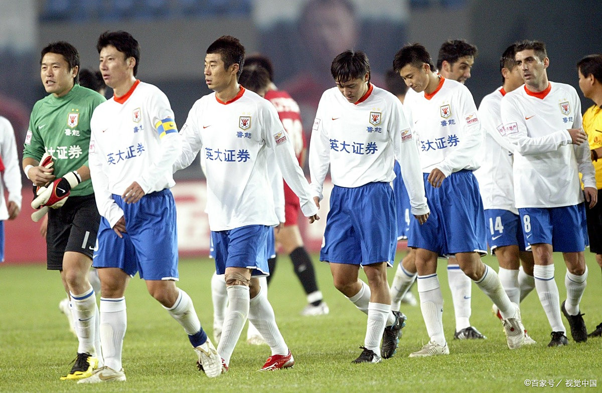 足球联赛最新消息引发激烈讨论 足球联赛最新消息引发激烈讨论