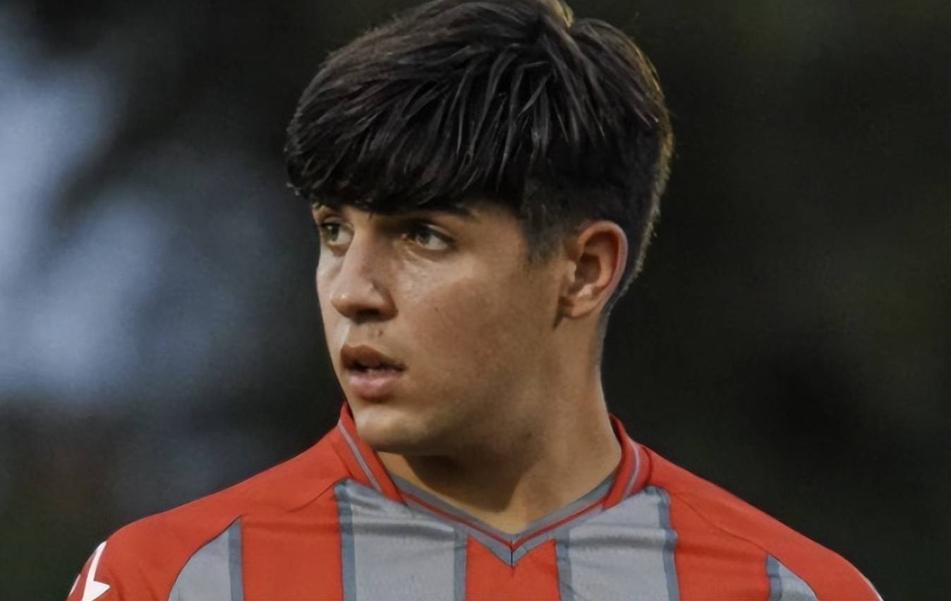 开云体育中国-豪门球队再度崭露头角，冲击冠军之路