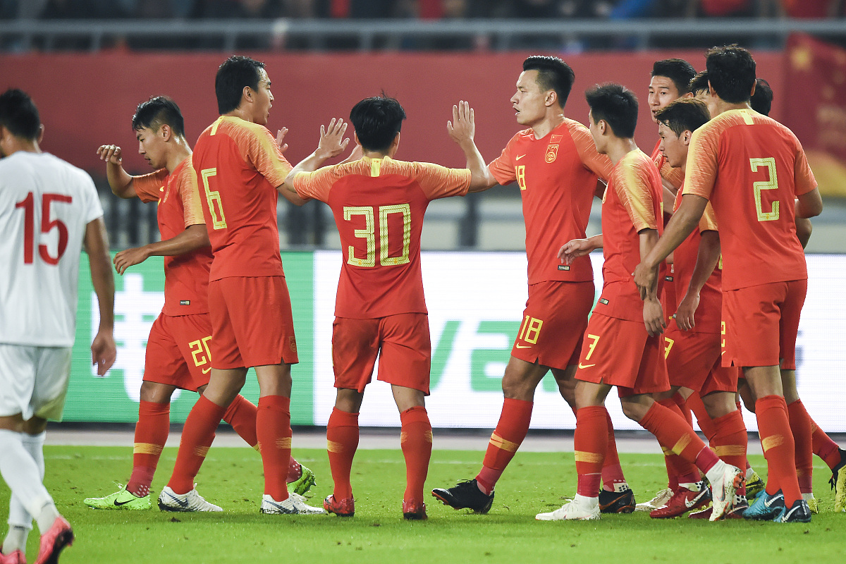 国家队间激烈交锋，场面热情高涨的简单介绍