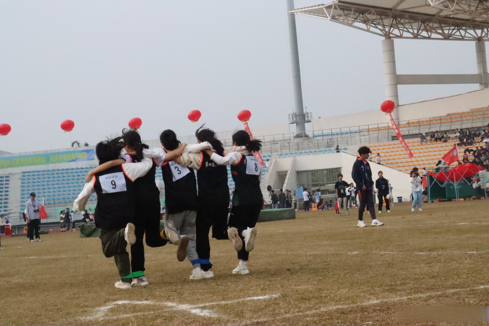 关于葡萄牙队员风格独特,领队迈向胜利的方向的信息 关于葡萄牙队员风格独特,领队迈向胜利的方向的信息