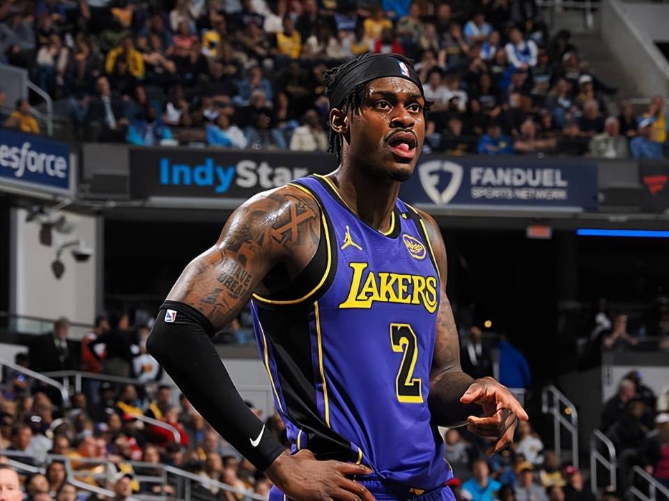 开云体育登录-NBA赛季：湖人队锋线更强大，备战季后赛