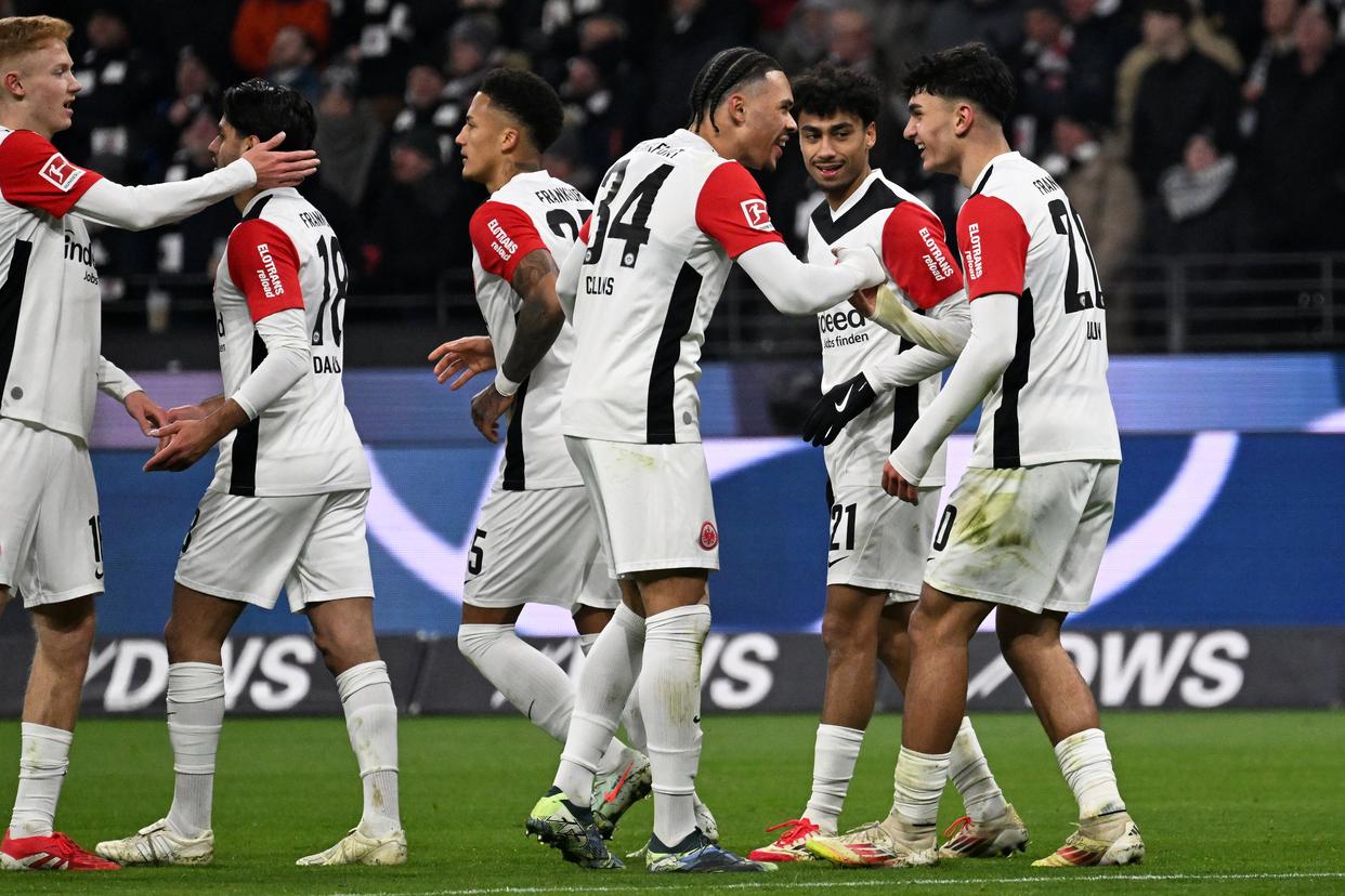 包含基尔主场-胜出，确保德乙升级的词条