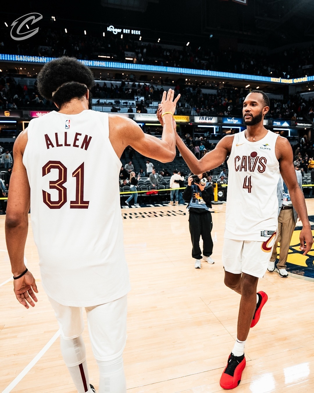 步行者战胜骑士,战绩走向稳定态势的简单介绍 步行者战胜骑士,战绩走向稳定态势的简单介绍