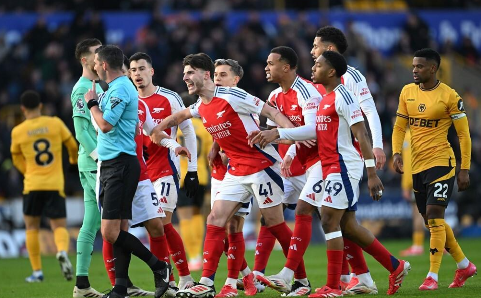 关于阿森纳遭遇连败,保级压力增大!的信息 关于阿森纳遭遇连败,保级压力增大!的信息