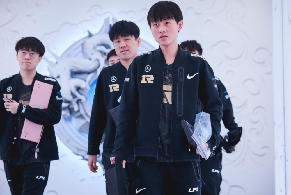 RNG险胜DK,Deft开启传奇时刻强强对话2025世界赛,点燃全场激情的简单介绍 RNG险胜DK,Deft开启传奇时刻强强对话2025世界赛,点燃全场激情的简单介绍