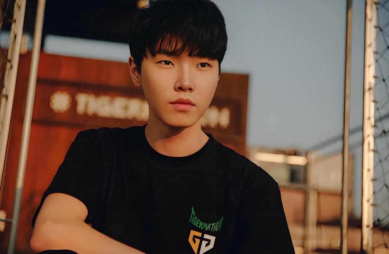 开云官网-FLY血洗NS，Chovy极限生还后反打宿命之战小组赛，技惊四座的简单介绍