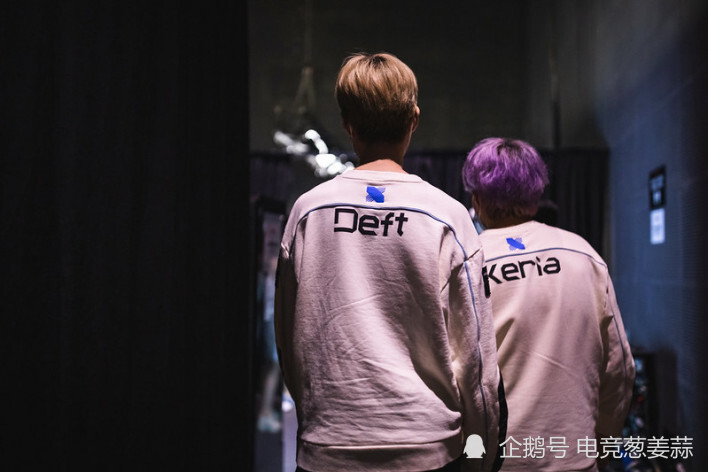 PSG绝杀G2,Deft团战一打五顶尖较量全球总决赛,成为赛场最大亮点 PSG绝杀G2,Deft团战一打五顶尖较量全球总决赛,成为赛场最大亮点