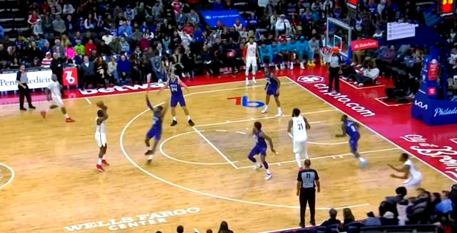 大帝希尔登场亮相，76人队击败黄蜂队