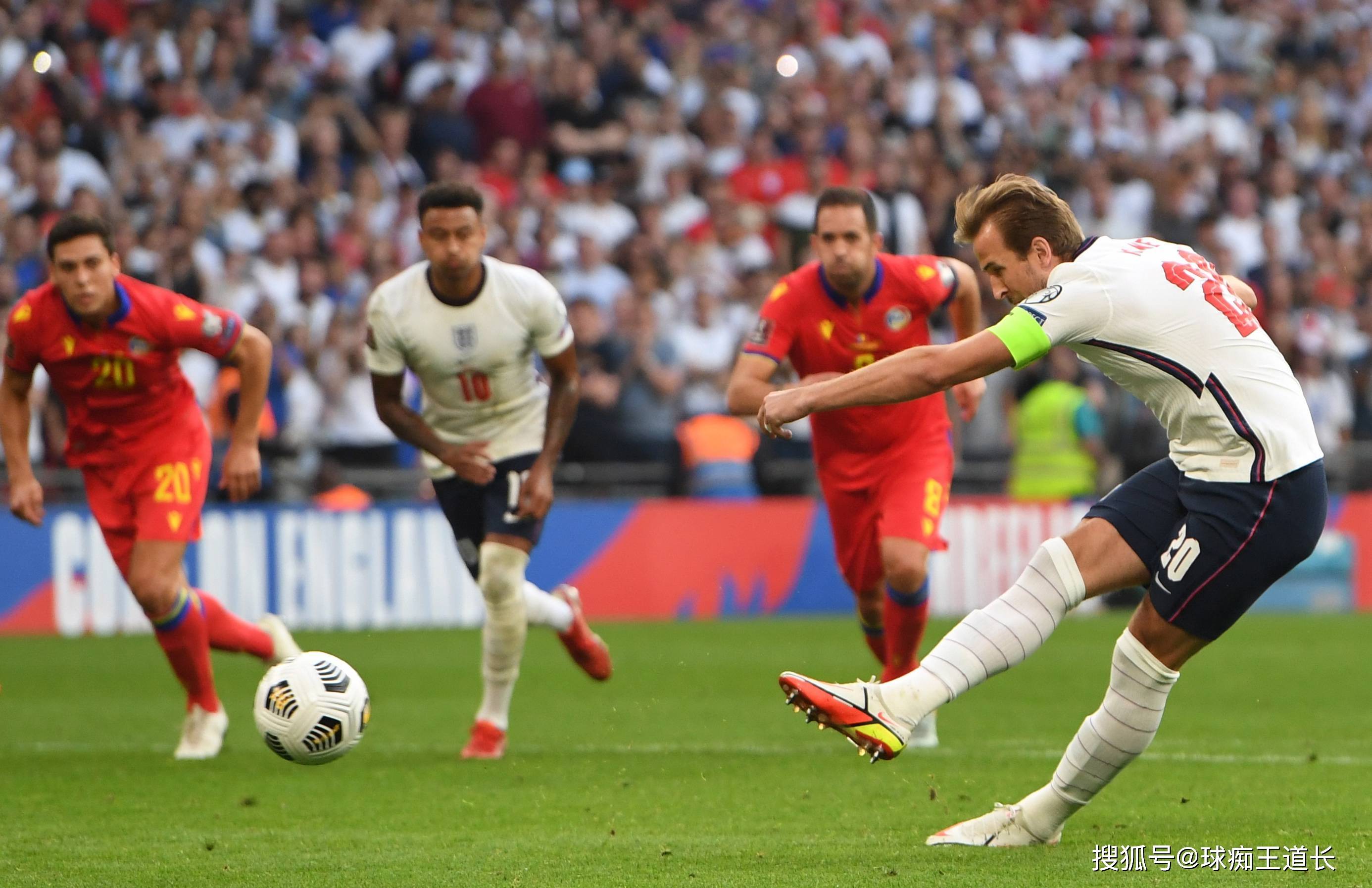 开云体育平台APP-欧洲足球大赛中巅峰对决，势均力敌令人期待